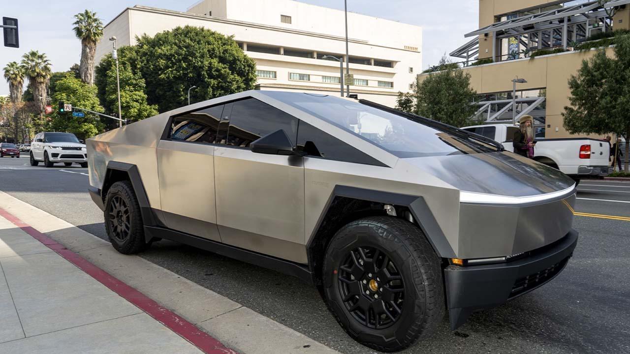 Dubai welcomes the first Tesla Cybertruck for rent.