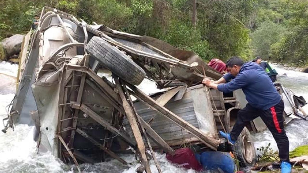 Peru Ravine Bus Crash Claims 25 Lives in Tragic Incident