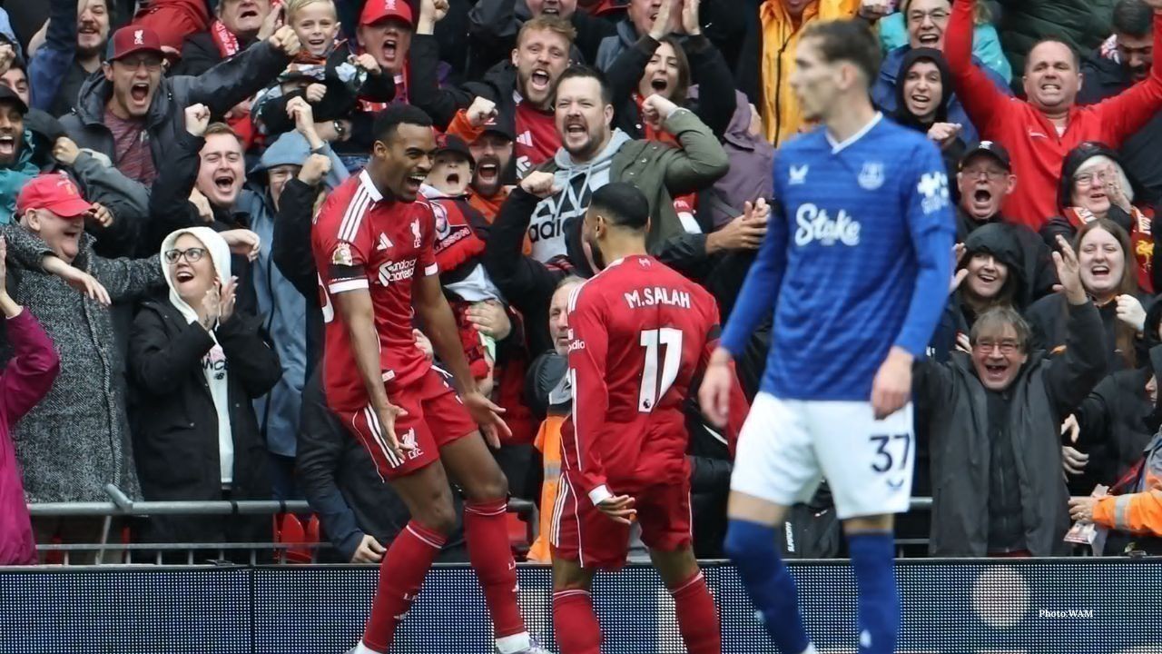 Liverpool Beat Everton 2-1 to Stay Top of Premier League