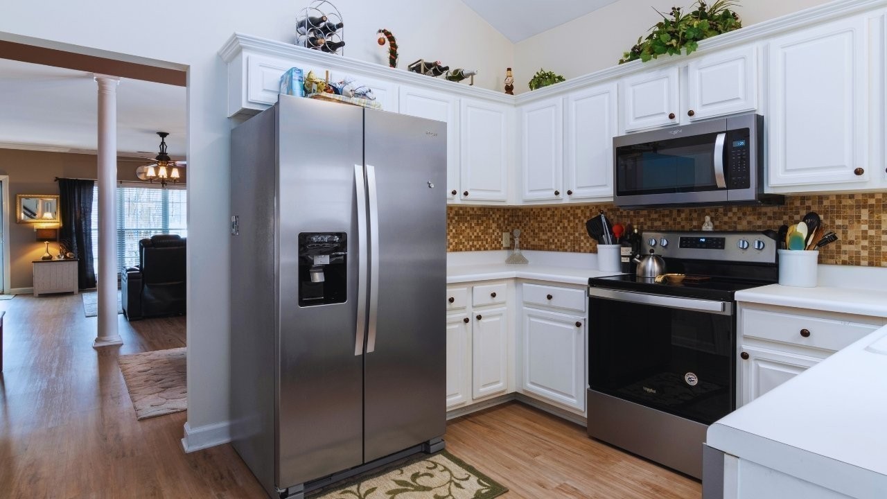 Smart Kitchens 2025: AI Dishwashers, Non-Toxic Air Fryers & Tech That Cooks for You