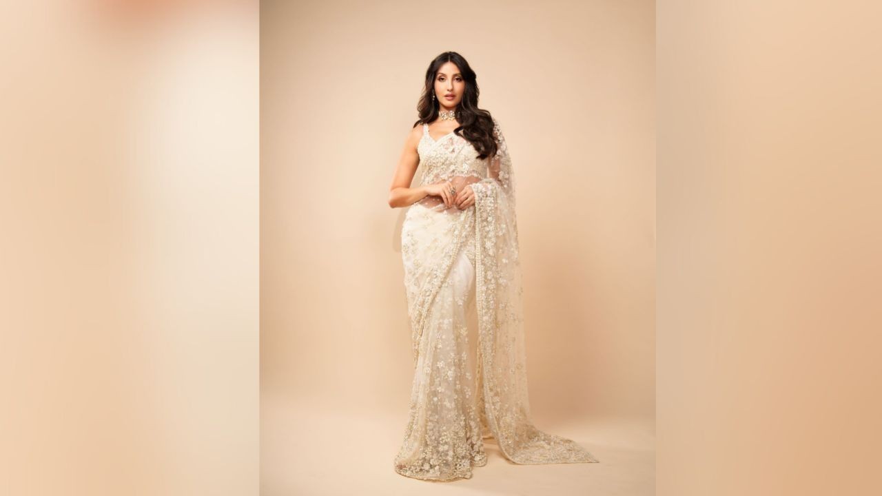 City Centre Deira Hosts Nora Fatehi Escalator Fashion Show