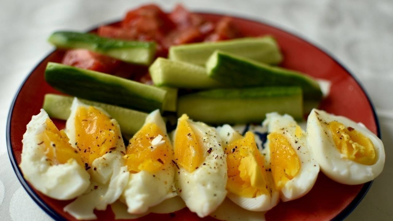 Power Up Your Mornings with High-Protein Breakfasts for Natural Muscle Gain