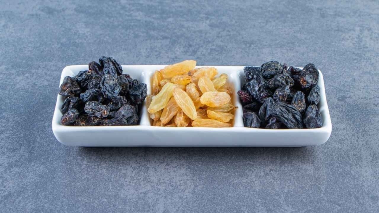 Health Benefits of Soaked Raisins: The Secret to Staying Youthful