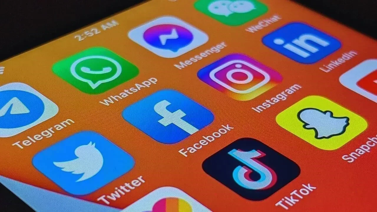 How Messaging Apps Are Redefining Family Communication