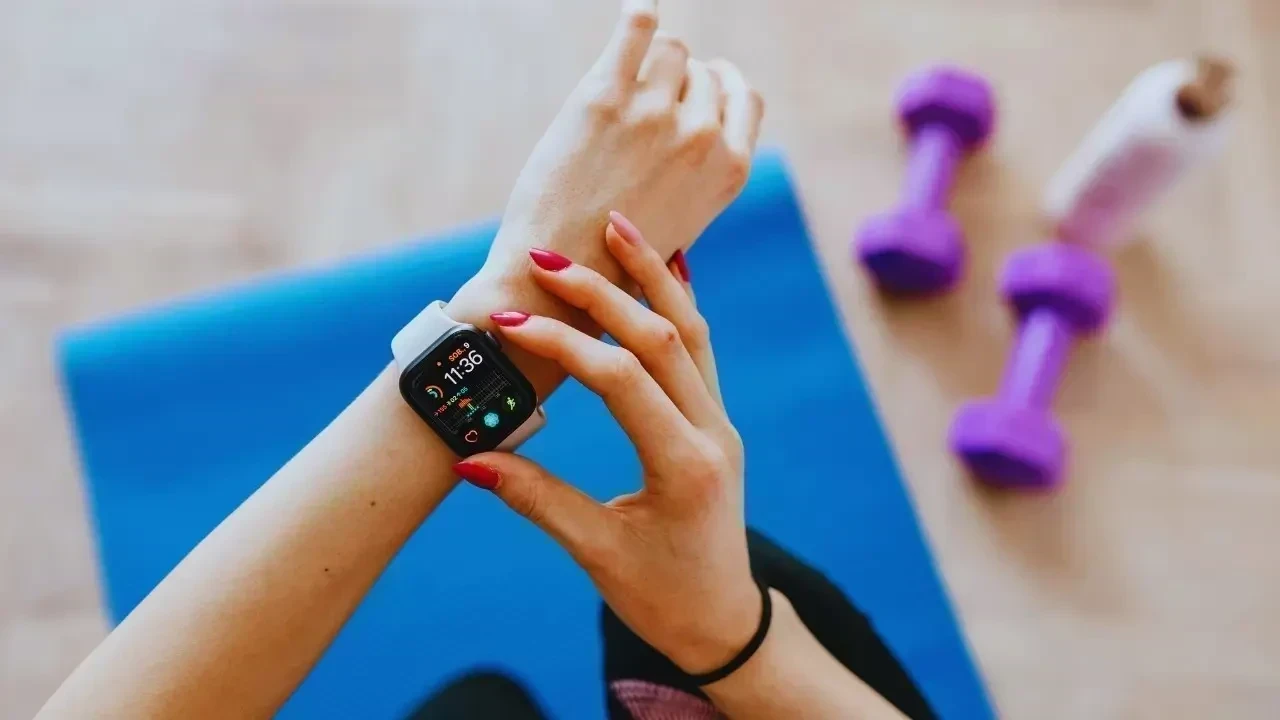 Why Smartwatches Are Quietly Taking Over Health Tracking