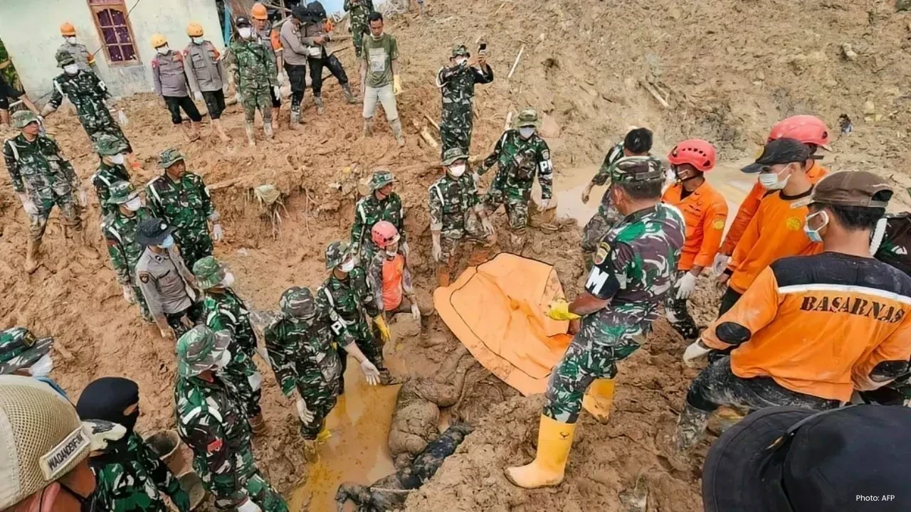 Devastating Floods Challenge Rescue Efforts in Indonesia and Sri Lanka