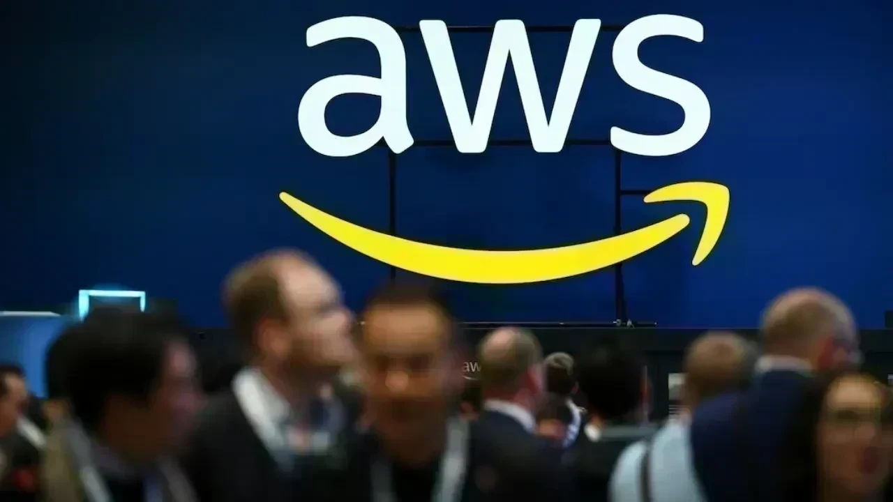 Amazon Unveils AI Servers: Revolutionizing Online Shopping Dynamics