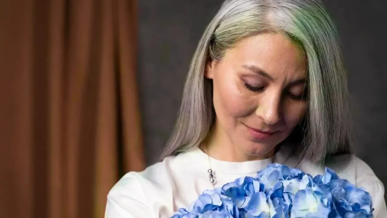 Winter Routine for Healthy Grey Hair: Simple Ways to Keep Your Silver Strands Soft and Shiny