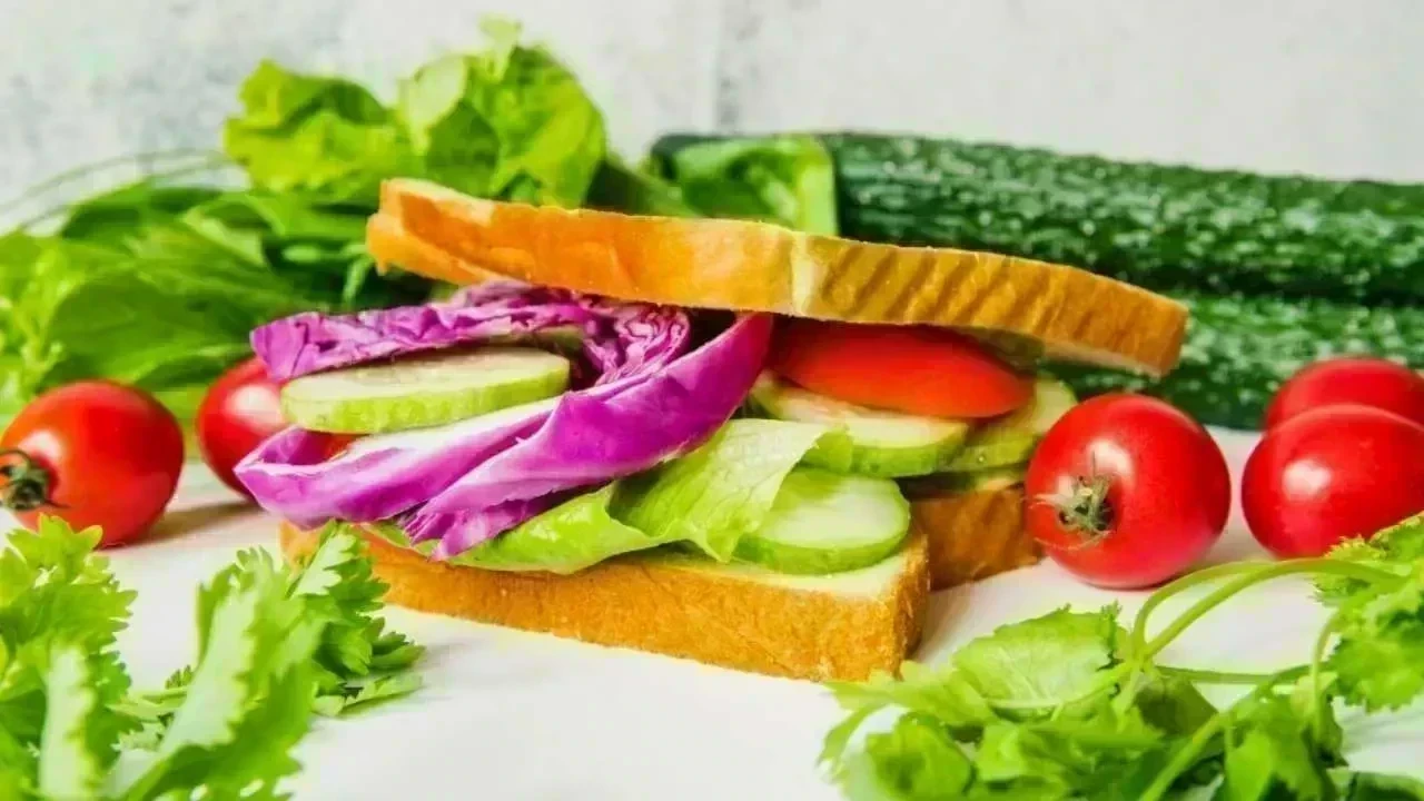 Make Vegetable Sandwiches for Your Evening Snack; A Perfect Mix of Taste and Health