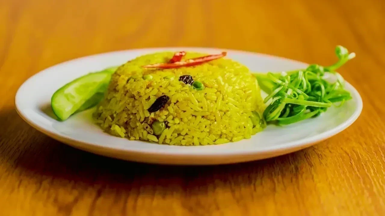 Daily Food Habits That Improve Digestion Naturally Over Time