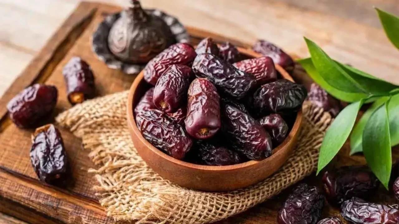 Eating Dates Every Day to Stay Warm and Energised