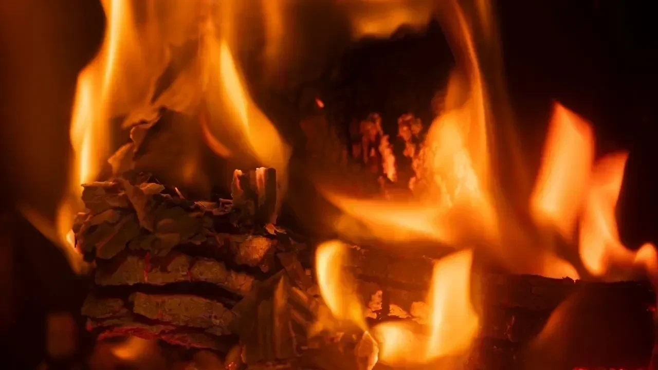 Abu Dhabi Police Warn Against Indoor Charcoal Heating