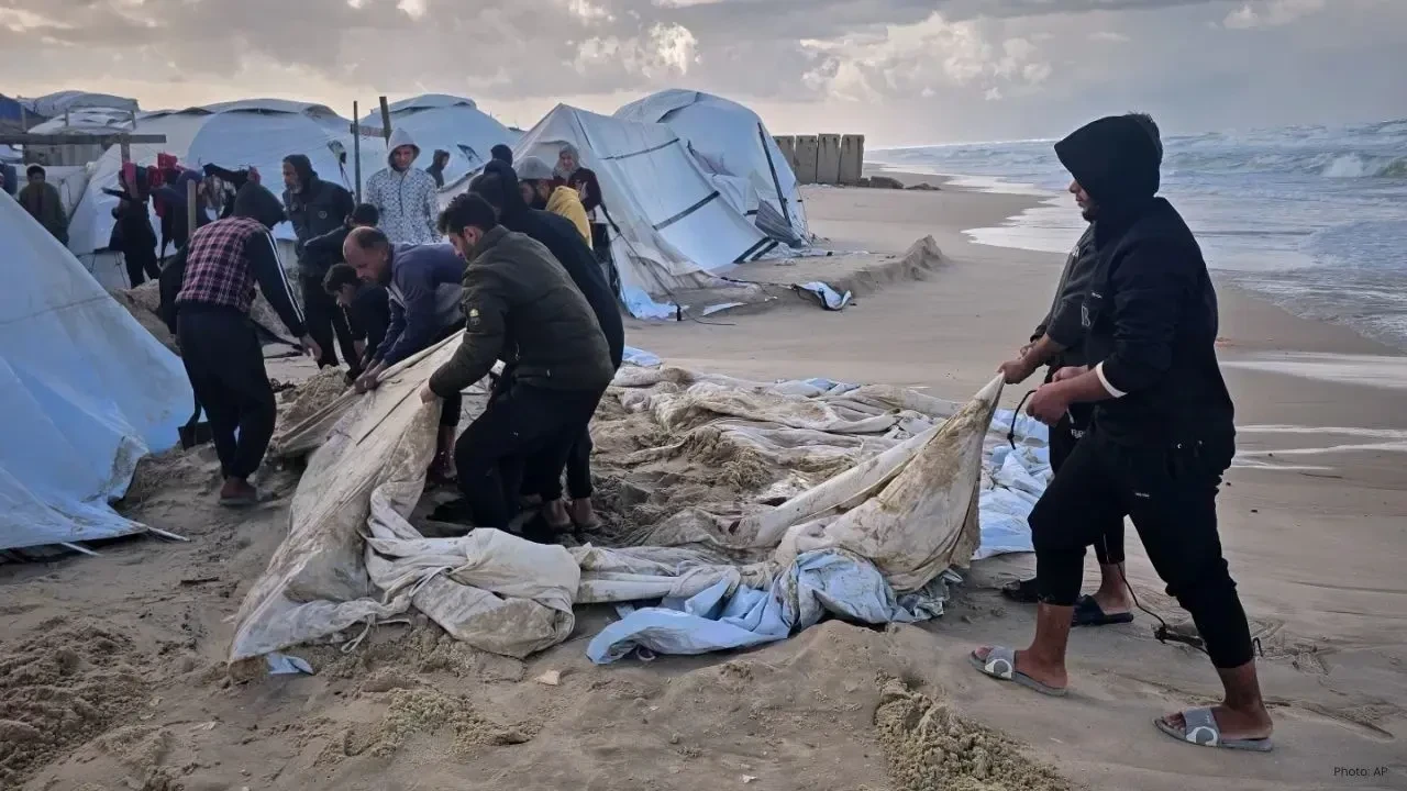 Gaza Floods Expose Humanitarian Crisis Amid Ceasefire