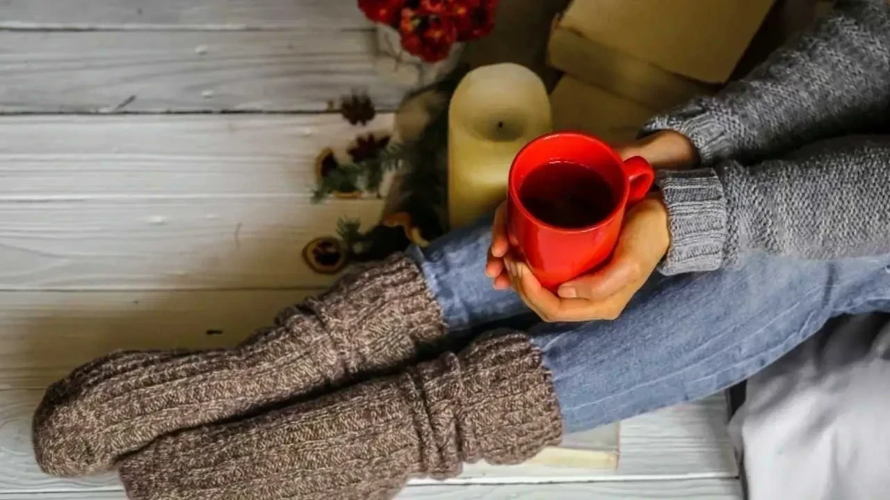 Always Cold Hands and Feet? It Could Be a Sign of an Underlying Health Issue