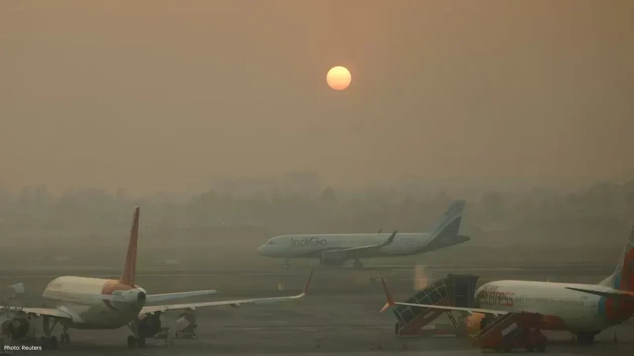 Thick Fog Causes Flight Chaos at Delhi Airport