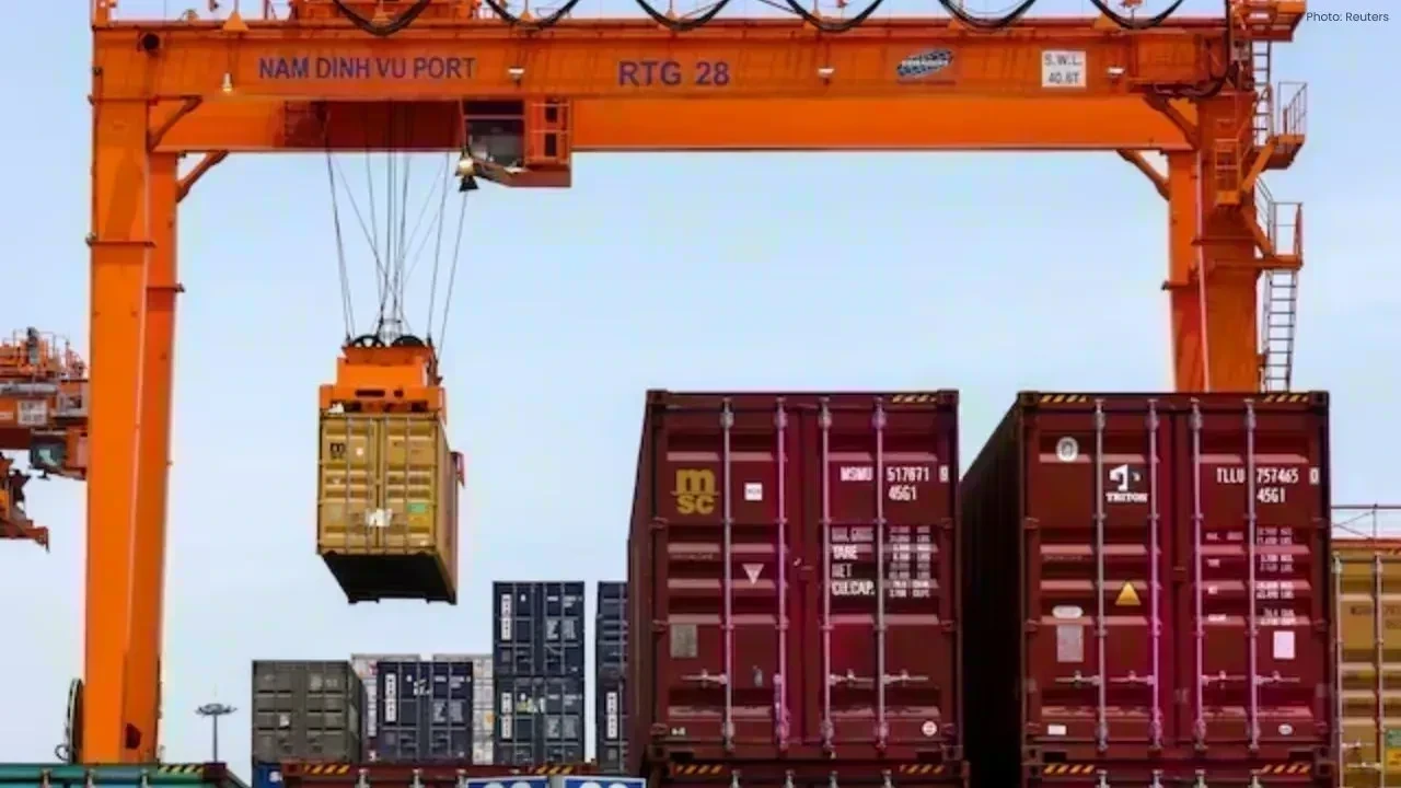 Vietnam's Economy Soars 8% in 2025, Surpassing U.S. Tariff Challenges