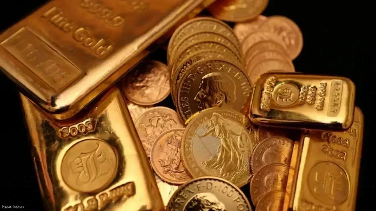 Gold Prices Decline Amid U.S. Dollar Strength and Futures Sell-off