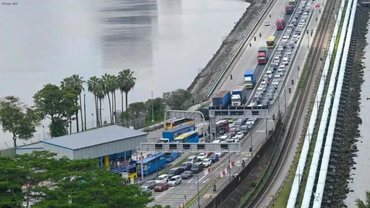 Malaysians Opt for Citizenship in Singapore