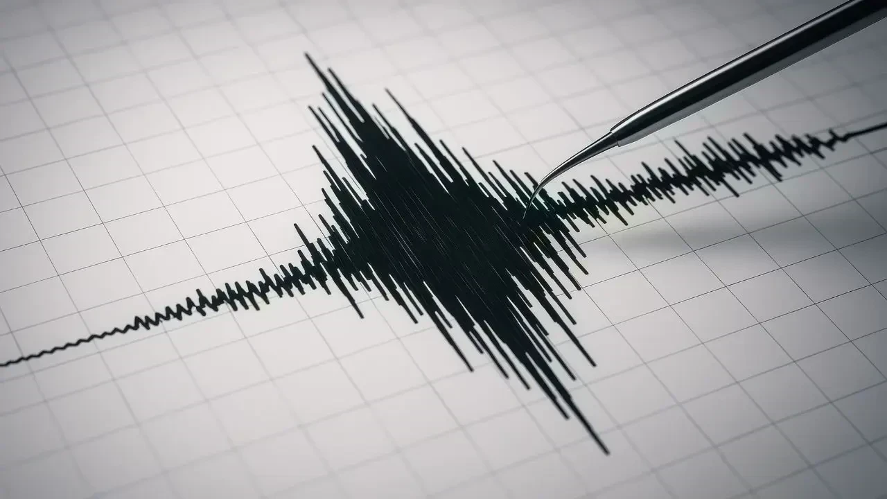 Strong 5.6 Quake Hits Kuril Islands, Tremor Reported Deep Beneath