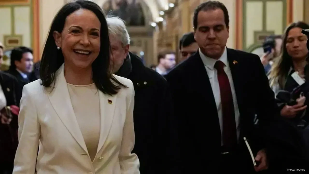 Trump Retains Nobel Medal from Machado During Venezuela Discussions