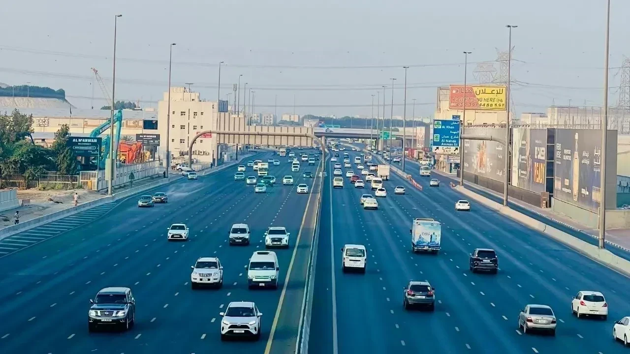 Dubai–Sharjah Morning Traffic Slows Major Roads