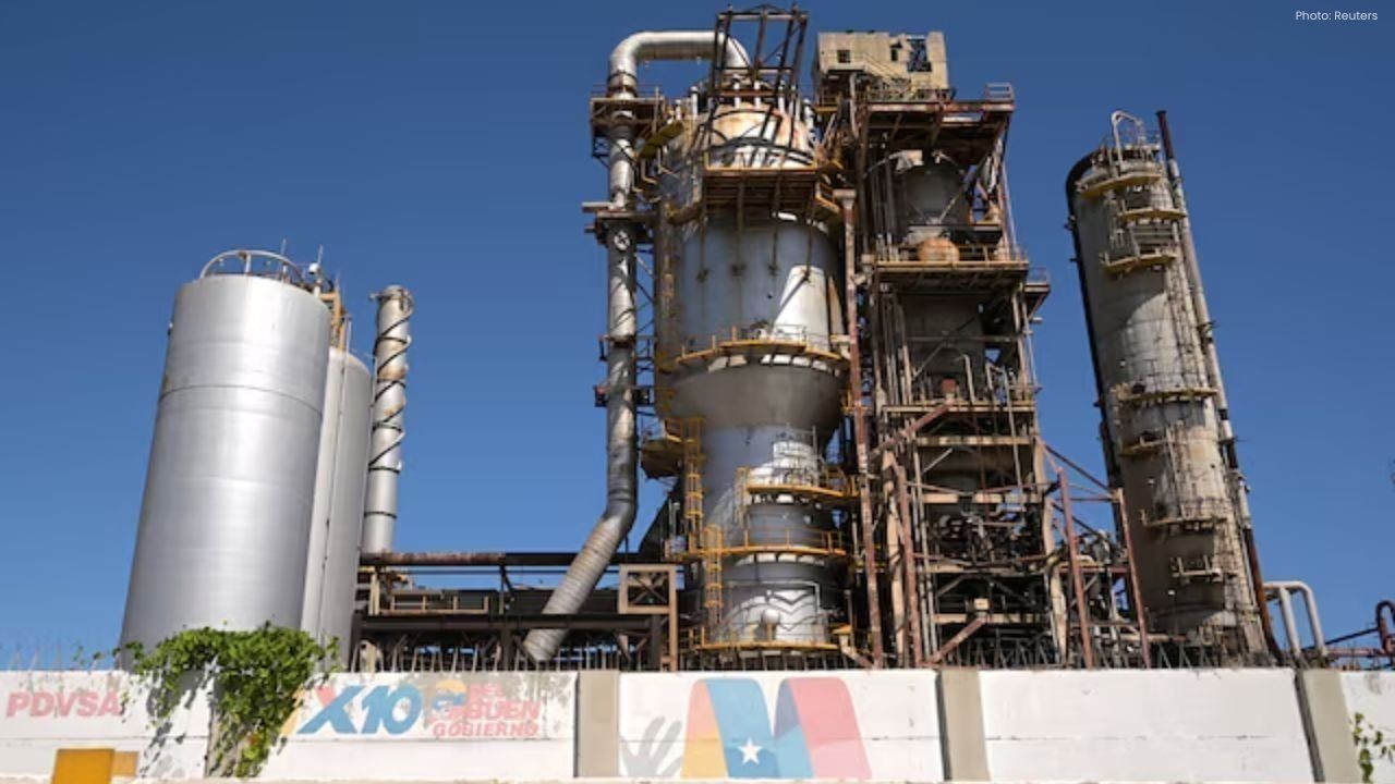 US Eases Venezuela Oil Sanctions, Opening Market to Investors